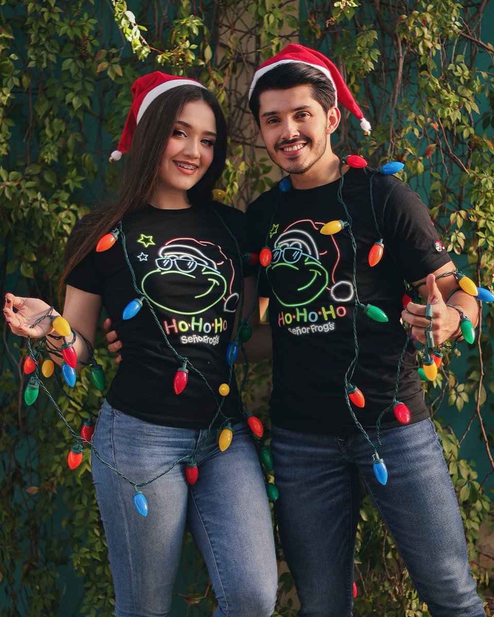 Que nadie brille más que tu 😎🎄
-Playera familiar que brilla en la oscuridad 🔦✨

tiendasfrogs.com.mx/busqueda?contr… #Navidad #señorfrogs #Familia