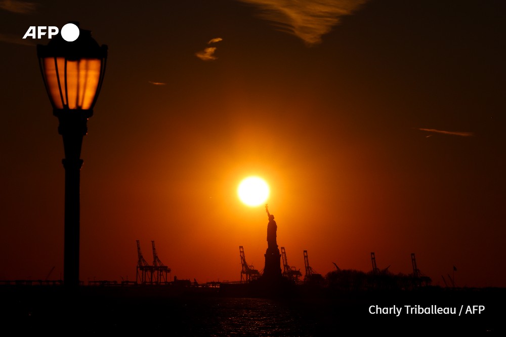The Statue of Liberty is seen at sunset in New York on December 12, 2023.

@afpfr @AFP @AFPphoto 
#NewYork #StatueOfLiberty #AgenceFrancePresse