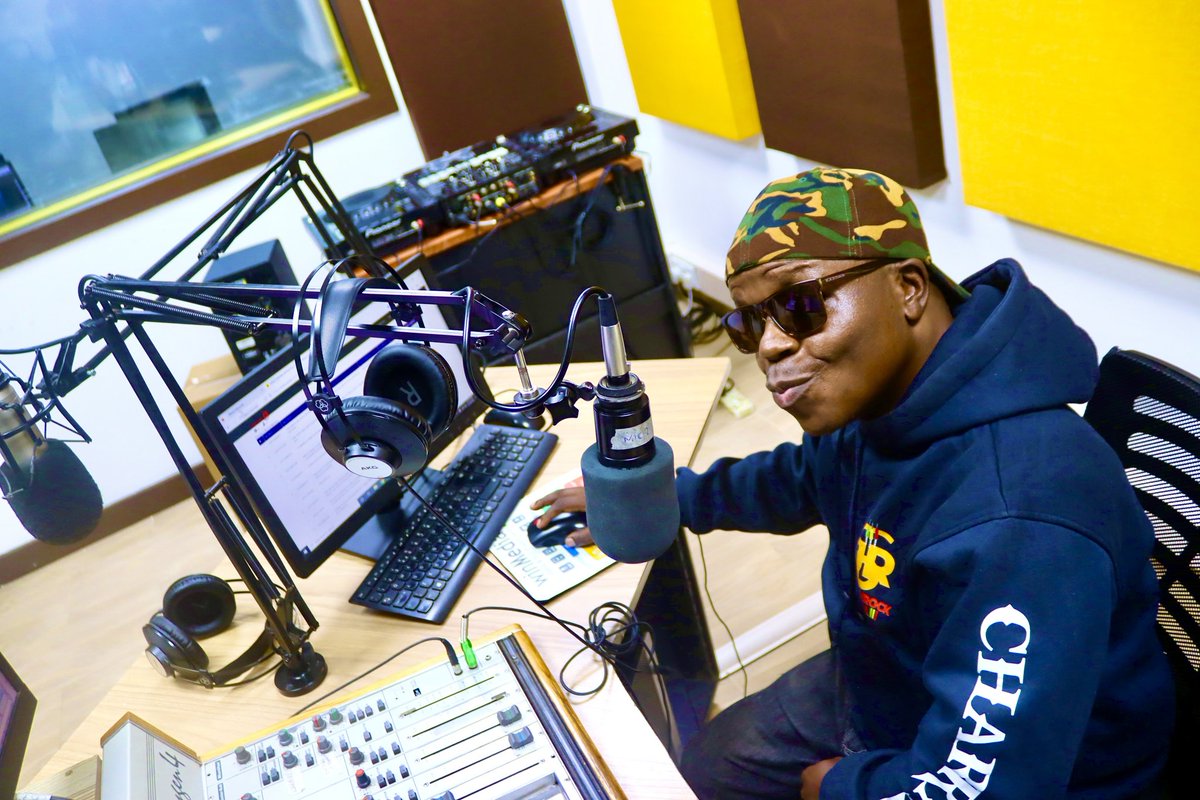 Ghetto Radio (@ghettoradio895) on Twitter photo Wagwaan Rasta?🔴🟡🟢
Tonight, it's NON-STOP LOVER'S ROCK REGGAE!🔥❤️🔥
Ndani ya #JAHMROCKDOBA🌃
8pm - Midnight🌙
Host:<a href="/CharraDeejay/">Deejay Charra</a> Wagwaan Rasta?🔴🟡🟢
Tonight, it's NON-STOP LOVER'S ROCK REGGAE!🔥❤️🔥
Ndani ya #JAHMROCKDOBA🌃
8pm - Midnight🌙
Host:<a href="/CharraDeejay/">Deejay Charra</a>