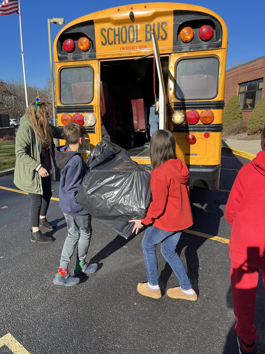 atsdstucouncil's tweet photo. Our student council officers helped load the toys from our Stuff the Stocking Toy Drive onto the bus to deliver to Project Self Sufficiency. @atsdschools #allamuchy https://t.co/m43uM9Ruqo