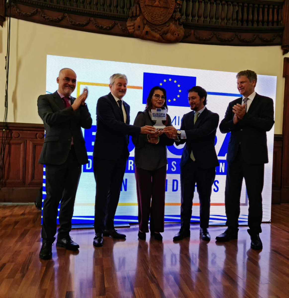 👏La Unión Europea, España, Alemania y Francia entregamos a @CDMHonduras el Premio Europa de Derechos Humanos en Honduras 2023🏆. Felicidades por su amplia trayectoria de trabajo en beneficio de los derechos de las mujeres en Honduras.
Descubre más📜➡️shorturl.at/wEKX2