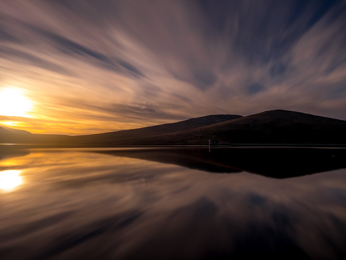 Spelga Dam looking amazing as the sun sets @NewryDemo @WeatherAisling @Louise_utv @barrabest @angie_weather @WeatherCee @coolfm #sunsetphotography @DiscoverNI