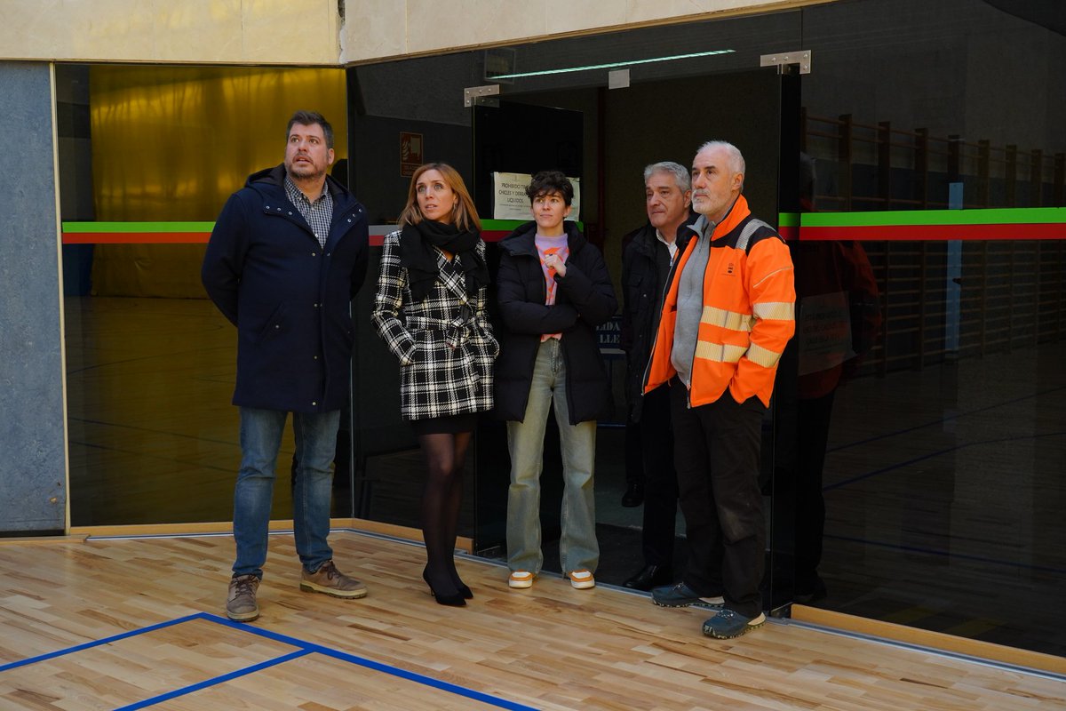 🏀 Continuamos mejorando y modernizando las instalaciones públicas deportivas #Alcorcón

👉 Esta mañana hemos visitado la reforma de los baños y vestuarios del polideportivo La Canaleja y, la zona de información, unas magníficas instalaciones al servicio de los y las deportistas