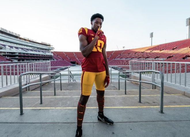 Ryan Wright (@ryanwrightrng) on Twitter photo Georgia 2024 DE Lorenzo Cowan <a href="/LorenzoCowan10/">Lorenzo Cowan</a> covers Kentucky decommitment and USC official.
recruitingnewsguru.com/georgia-2024-w… #FightOn #ForTheTeam Georgia 2024 DE Lorenzo Cowan <a href="/LorenzoCowan10/">Lorenzo Cowan</a> covers Kentucky decommitment and USC official.
recruitingnewsguru.com/georgia-2024-w… #FightOn #ForTheTeam