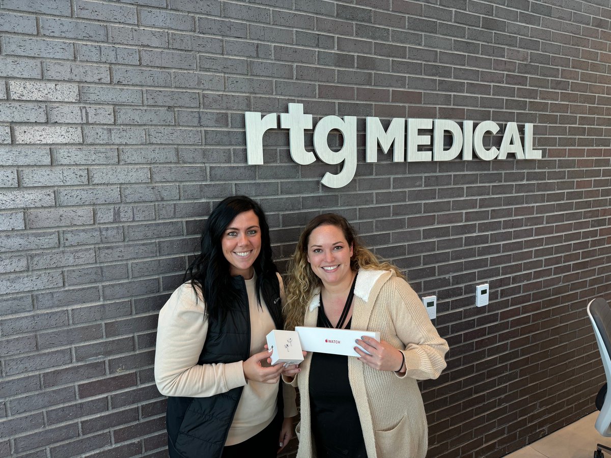 We love visitors! Traveler Miranda A. made a special pitstop at our office to collect a giveaway prize, catch up with her recruiter, and get a firsthand look at where the healthcare traveling magic happens! 🌐 💼  Thanks for stopping by, Miranda!