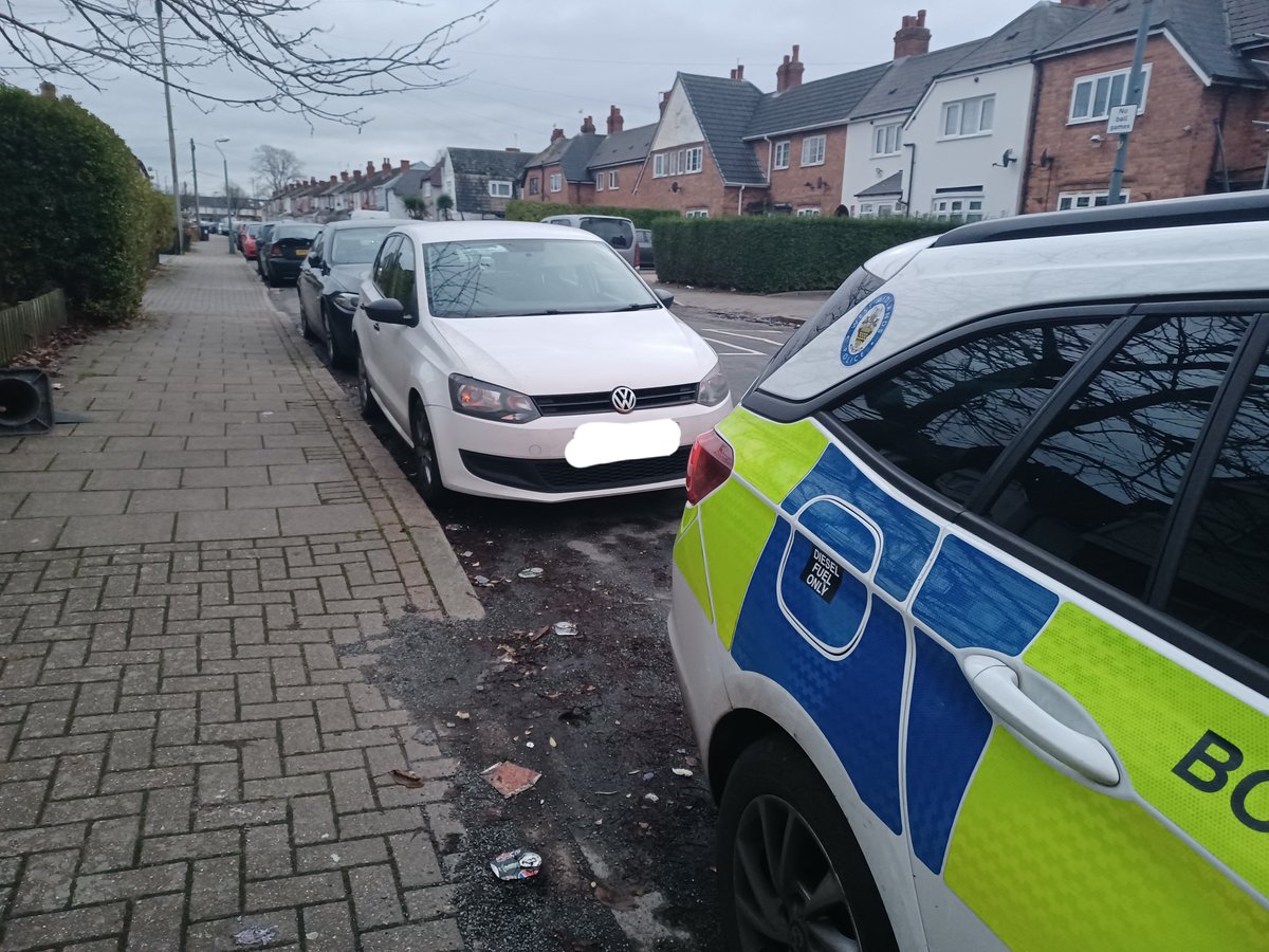 Team 1: Whilst dealing with the #Stolen Mitsubishi officers spotted this #VW #Polo also displaying clone plates. Checks show this was taken in a car jacking 10 days ago. This has also been recovered for forensics. #ProactivePolicing #StolenCarsMidlands #EagleEyed