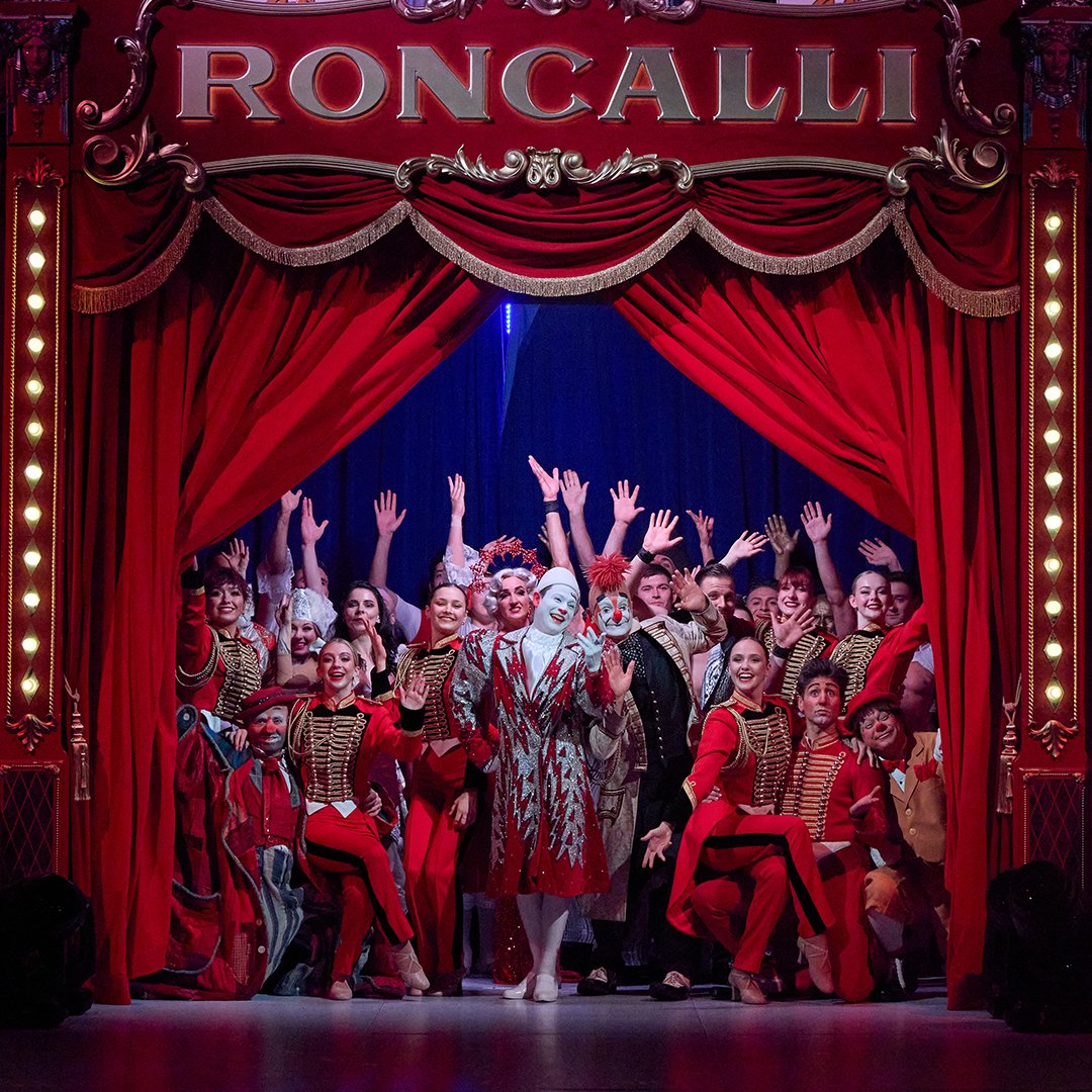 Save on BIG APPLE CIRCUS: JOURNEY TO THE RAINBOW now through December 22nd! The Big Apple Circus collabs with the Andy Warhol-approved Circus-Theater Roncalli for its 2023 season! broadwaybox.com/shows/big-appl…… 📸: Christine DiPasquale #bigapplecircus #circus #nyc #newyorkcity