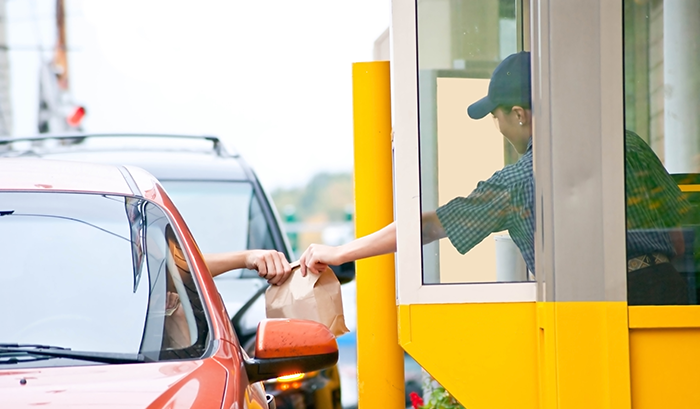 SparkflyBiz's tweet image. From Kirby&apos;s Pig Stand in 1921 to today, drive-thrus have evolved into hubs of innovation. Why are QSRs heavily investing in drive-thru automation? Enhanced efficiency, reduced labor costs, optimized resources, and more. Explore the evolution in our blog! zurl.co/t4Js