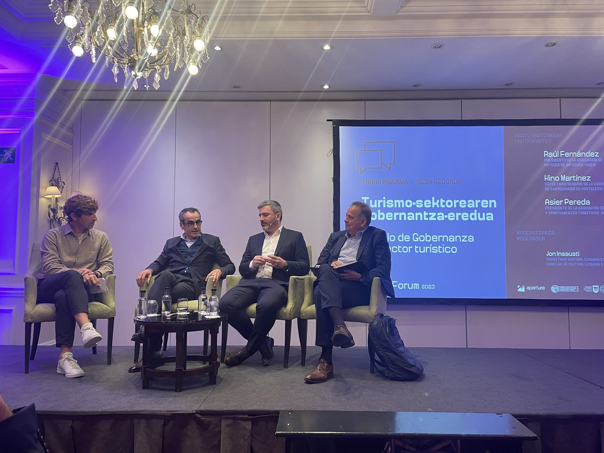 #hotelesdegipuzkoa @adegi participa en la mesa redonda de Modelo de Gobernanza del Sector Turístico de Aparture Fórum en el Hotel Londres