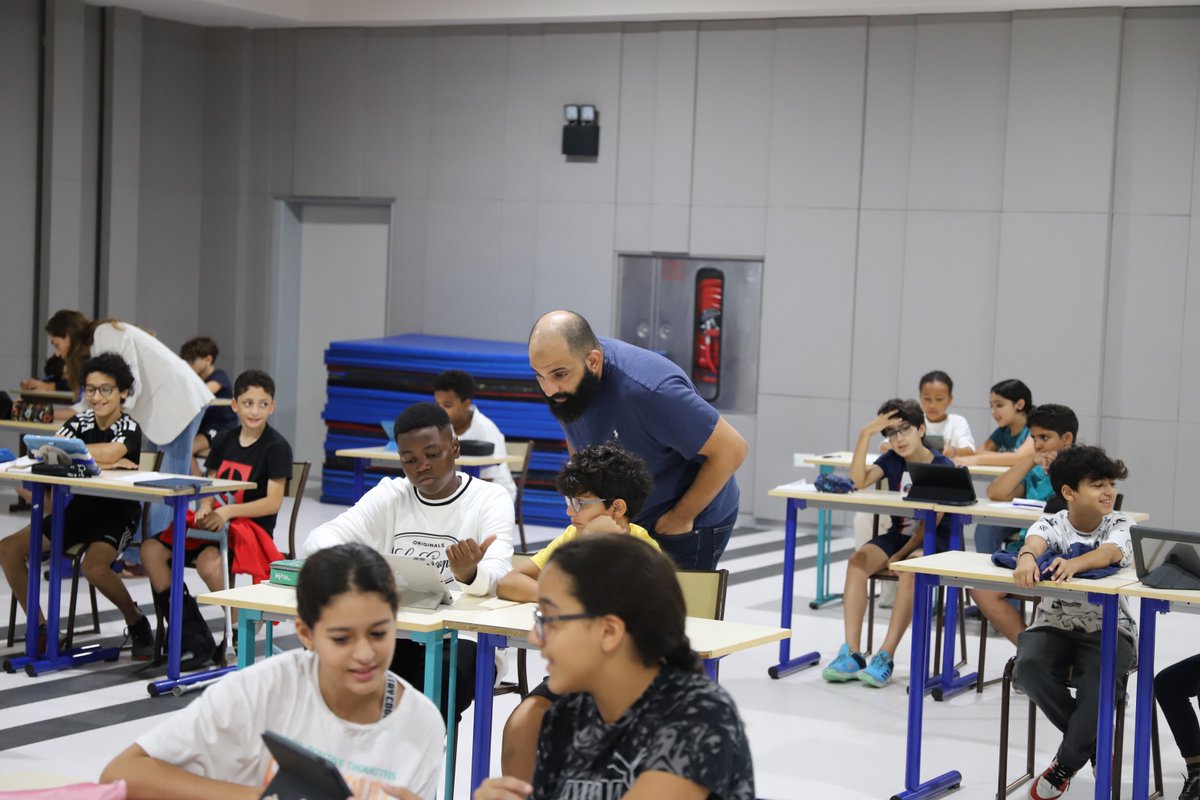 EFIDjeddah's tweet image. 🌟 Élèves de 6ème-3ème relèvent le défi du concours Castor! Compétition annuelle en informatique et numérique, 45 min de questions interactives et de défis algorithmiques. Résultats attendus en janvier! 🎓💻 @mlfmonde @franceinjeddah @franceinksa #ConcoursCastor #Informatique