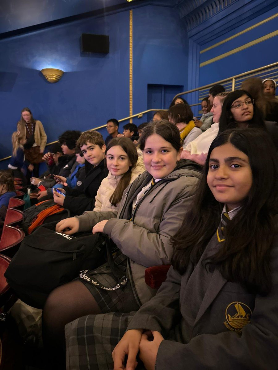 Rounding off the afternoon with the critically acclaimed Matilda the Musical at the West End. @matildathemusical 

#matildathemusical #westend 
#londonschooltrips #manorhighschool #manormagic #manordta #londonarts #themagicofmanor