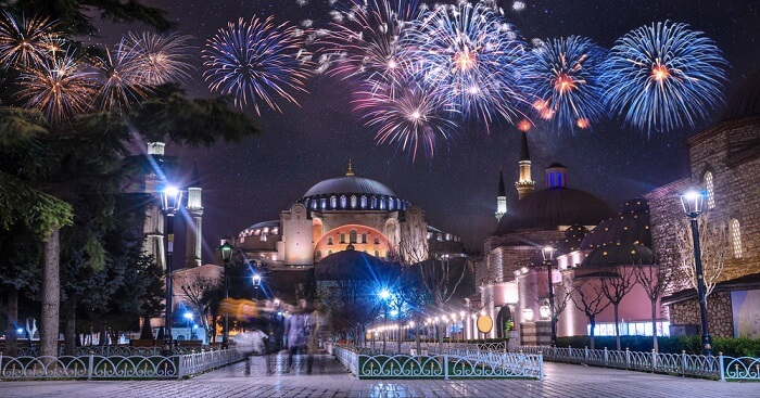 #MutluNoeller Although Christmas may be observed, the main celebration in Turkey is on NY Eve with  fireworks and street parties.
Wearing red underwear is thought to bring good luck, as is sprinkling salt on the doorstep, turning on taps, and throwing a pomegranate on the ground.