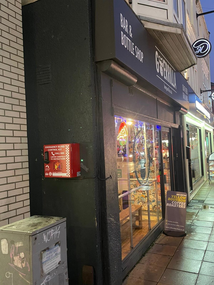 Another 24/7 accessible critical bleed control cabinet has now been placed on the Guerrilla, Wellingborough Road, Northampton. 

Funded by: Northampton Town Council

#TogetherWeStand