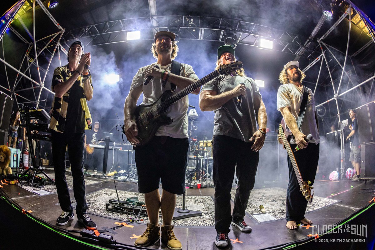 closer2sun's tweet photo. @StickFigureDub once again giving us a night to remember 🐕 https://t.co/dZAgmCiL2D