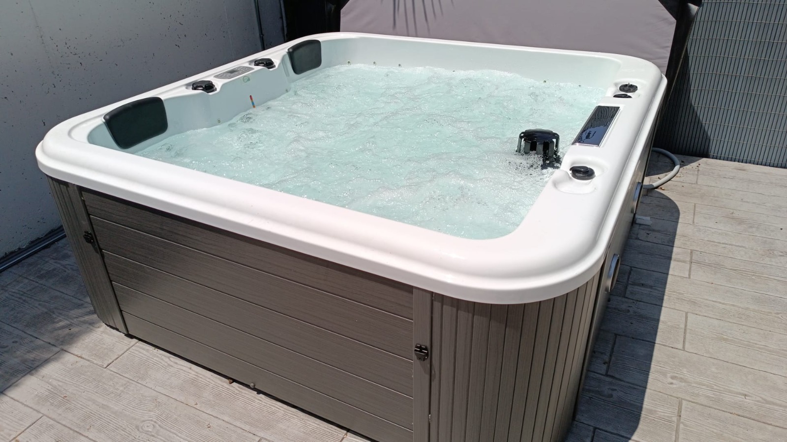 Installation d'un spa extérieur - Web de l'Hydromassage