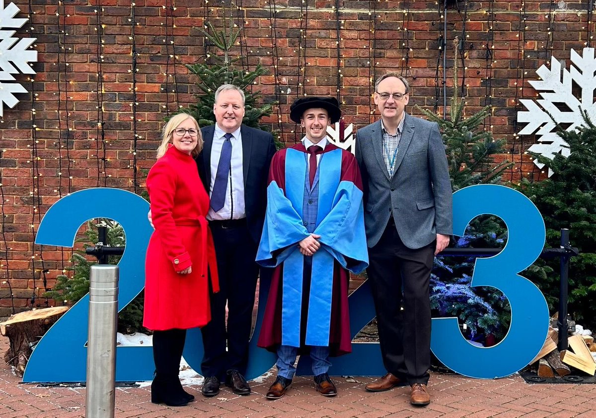 Congratulations to @tjw_97 who graduated today. A superb thesis delivered ahead of schedule, papers coming very soon. Proud to have acted in a supervisory role, along with @GodboldJasmin, and we look forward to working more with him in the @ECOWind_UK programme. Watch this space!