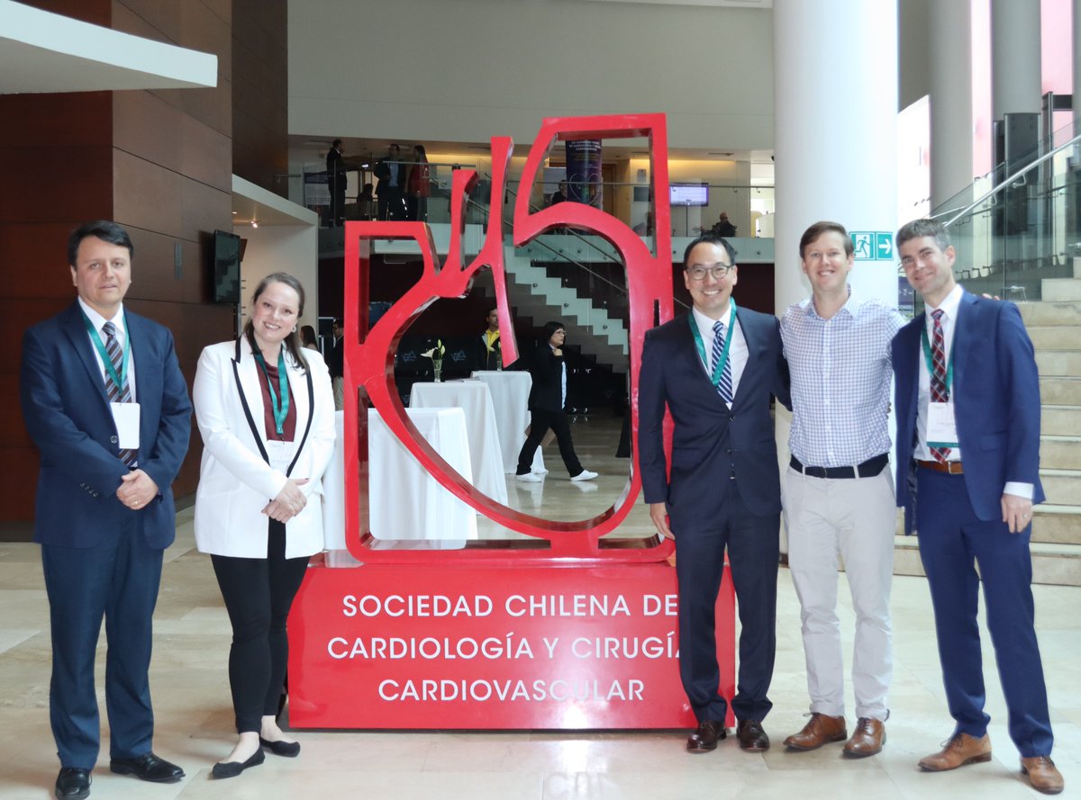 🙌🏻 Agradecemos la participación de Atrium Health-Sanger Heart and Vascular Insititute en este LIX Congreso Chileno de Cardiología. 💛@Jorge_AlegriaMD , @HollyGHeartMed, @troyleomd, @KrisSwig and Karl M Richardson MD., en este LIX Congreso Chileno de Cardiología. 🇨🇱🇺🇸
