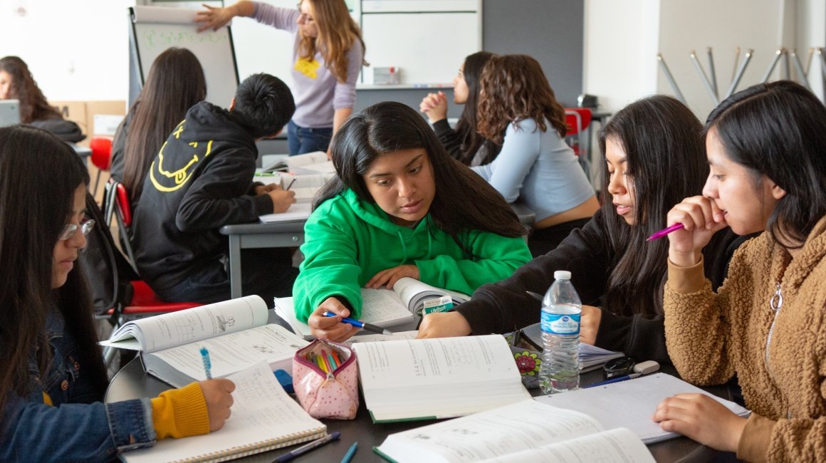 USCRossier's tweet image. Morgan Polikoff (@mpolikof), USC Rossier associate professor, and Amie Rapaport, research scientist from
@uscdornsife CESR (@uas_cesr) shed light on the parent-expert disconnect in understanding the pandemic&apos;s impact on #learningloss. Read the article: bit.ly/47USHAw