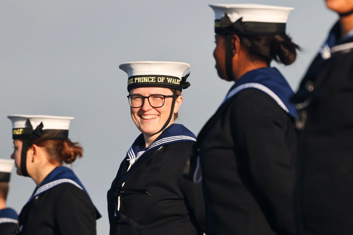 DefenceHQ's tweet image. The biggest warship in the Royal Navy has returned home in time for Christmas. 🎄

HMS Prince of Wales was welcomed into Portsmouth by thousands of wellwishers following a three-month deployment to the United States, where she has been pushing the boundaries of naval aviation. 🌊