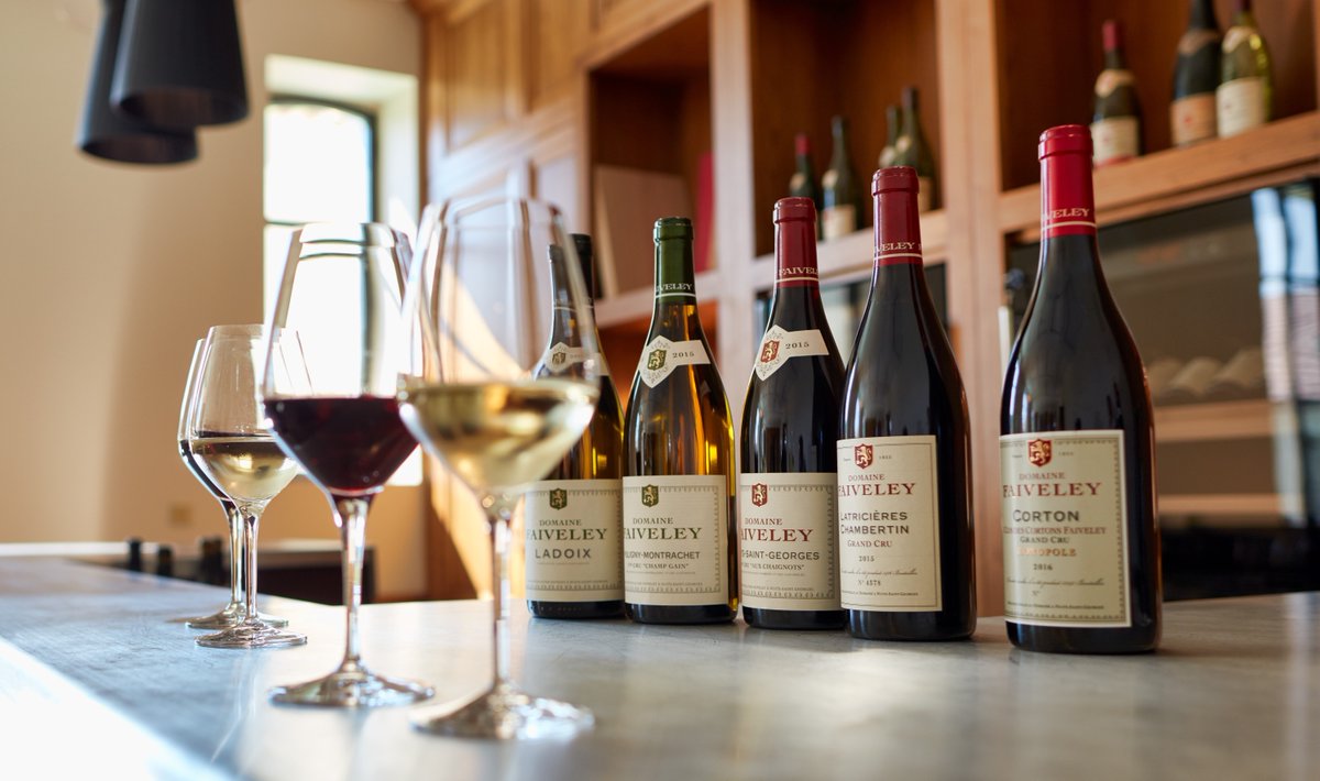 MillesimaUSA's tweet photo. 🍇🍷 #DomaineFaiveley boasts quite an exceptional wine heritage. Offering a wide range of wines marked by great accuracy and precision, Domaine #Faiveley is an essential reference for Burgundy wine lovers.
📸: © Domaine Faiveley | Serge Chapuis
🔎: https://t.co/gB8ljIaPVT https://t.co/NqVlqljRNF