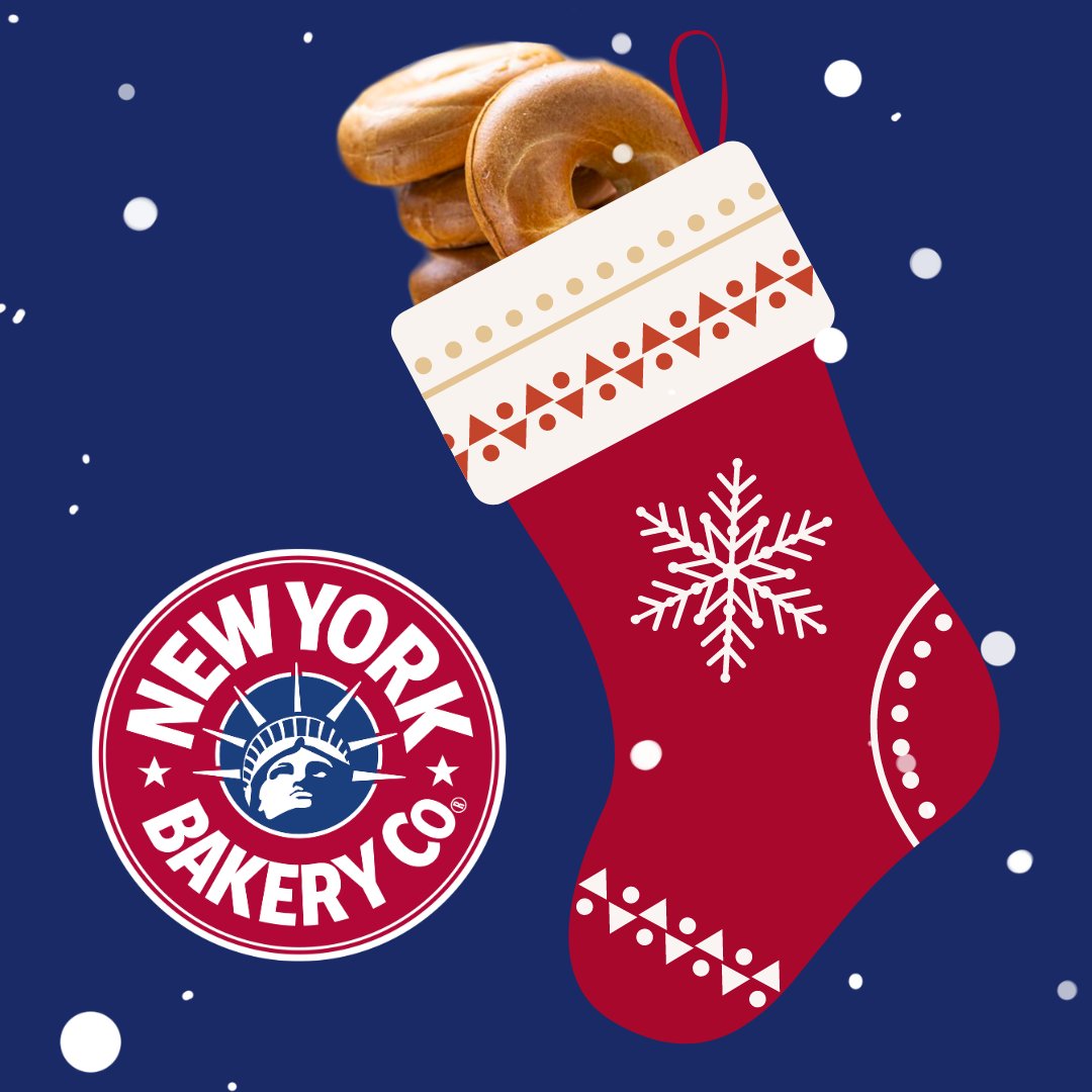 Looks like Santa found out the secret to making Christmas extra delicious! 🥯 🎁