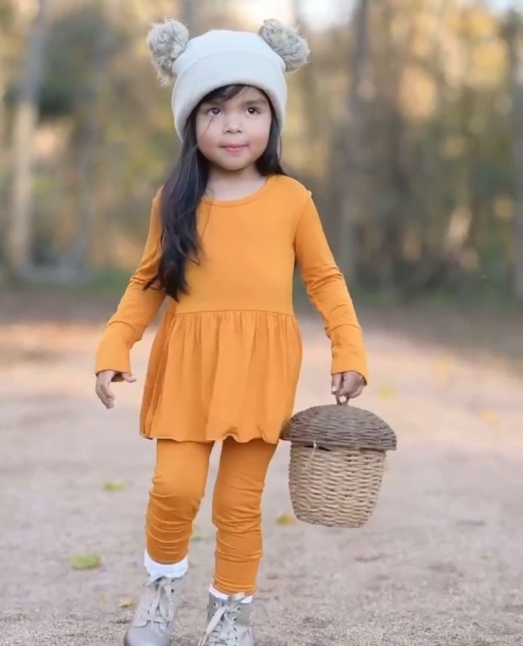 readysetromper's tweet photo. Honeycomb and Stargazer are twirling into our hearts this holiday season♥️ Shop our best-selling Switch-A-Roo™ Twirl rompers that easily grow with your child from Dipes to Wipes. https://t.co/3CS9LwXdlt