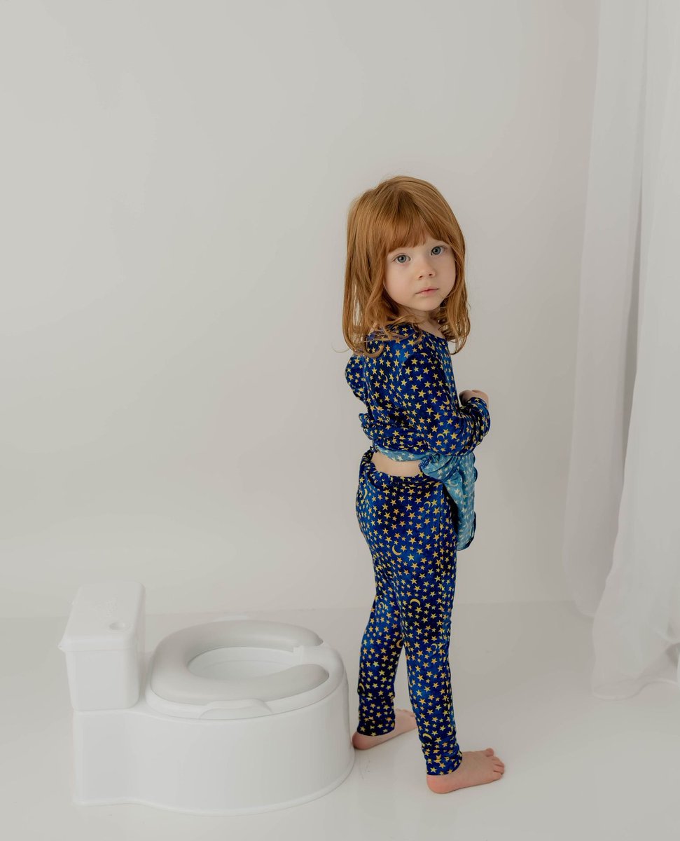 Honeycomb and Stargazer are twirling into our hearts this holiday season♥️ Shop our best-selling Switch-A-Roo™ Twirl rompers that easily grow with your child from Dipes to Wipes.