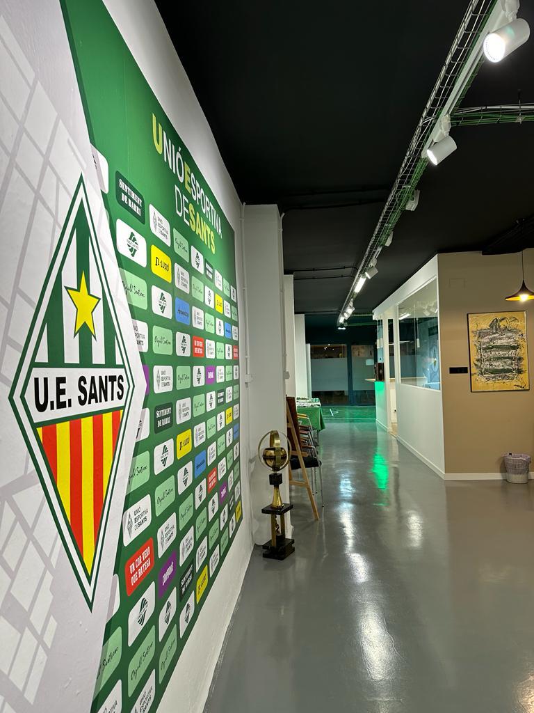Roblan_EU's tweet photo. ¡Te traemos imágenes con el resultado de nuestro proyecto para el @uesants ! SCOPEND, QUARK D3, TRACK 01, VLPS, VSET, JXTRIP, TIRA Z RGB son los productos que empleamos💡
¿Qué te parece cómo lucían en la inauguración? A ella asistieron nuestros compañeros Emilio y Diego🤗
#ROBLAN https://t.co/HxqV1hgNjH