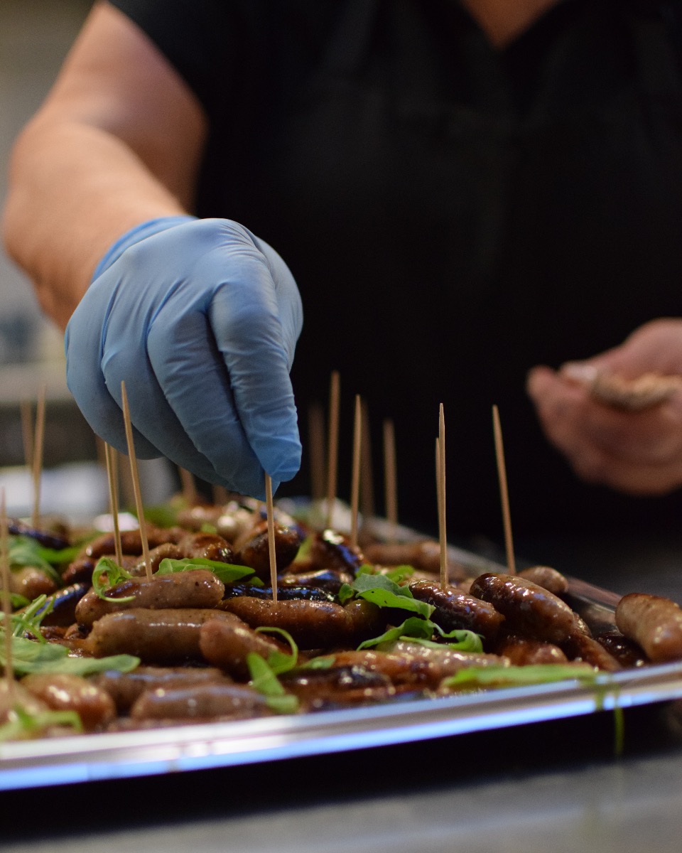 HeavenlyDishNow's tweet image. This tray of tasty cocktail sausages disappeared so quickly on our recent event?! 🤷‍♀️ Any thoughts on why that could be? 💭 Tell us in the comments below.  

#heavenlydish #foodfun #foodwithlove #foodies #events