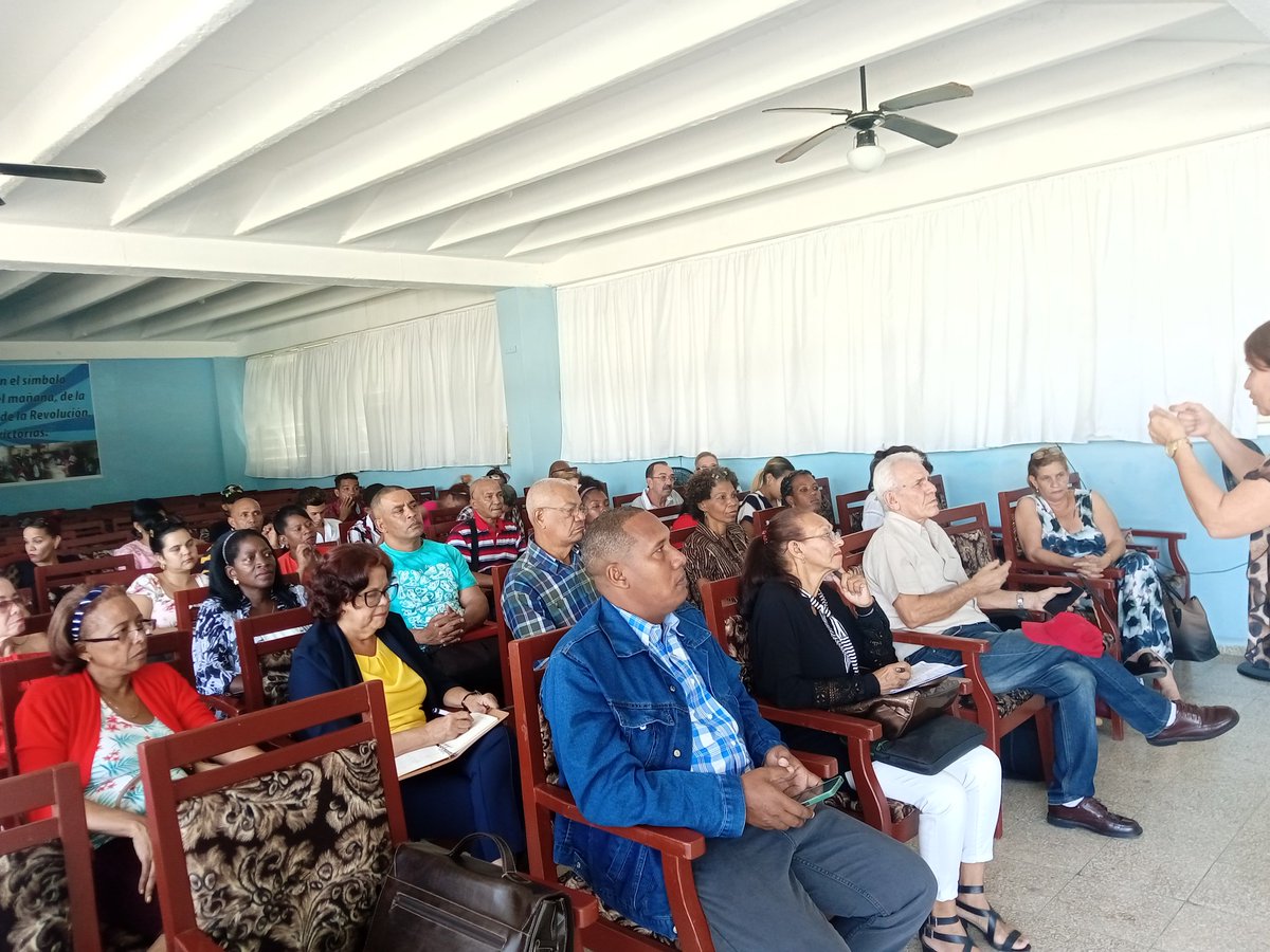 #CubaMined
#Guantanamo
#EducacionGuantanamo
Hermosa bienvenida de los estudiantes de la "Escuela Especial 14 de Junio " a profesores de Historia ,Cultura Política  y Educación Cívica  por la Jornada del Educador .
@MaestrosPorSiempre