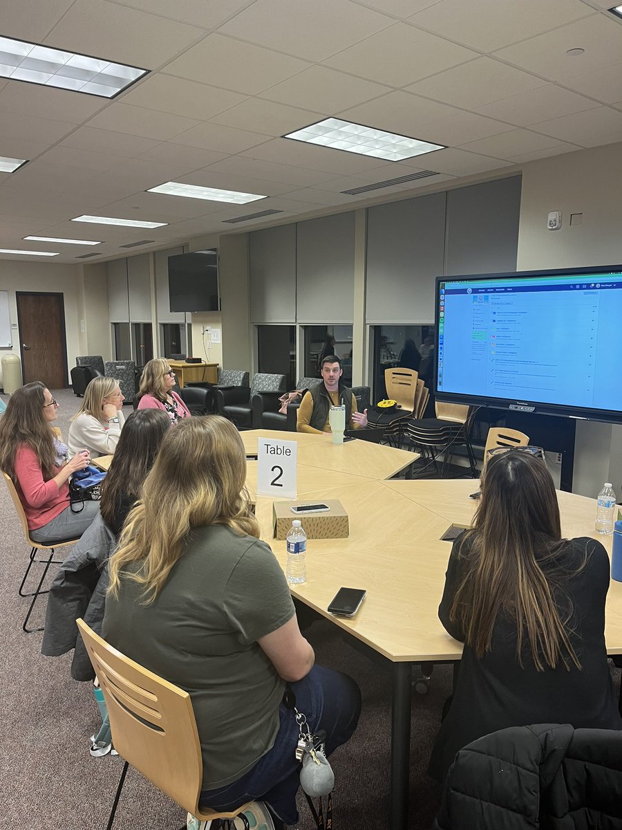 Mary Charlish (@mrscharlish) on Twitter photo Amazing collaboration with Early Literacy at the Mentor Round Table tonight! 📚<a href="/JulieBaye2/">Julie Baye</a> @denarobinson22 Amazing collaboration with Early Literacy at the Mentor Round Table tonight! 📚<a href="/JulieBaye2/">Julie Baye</a> @denarobinson22