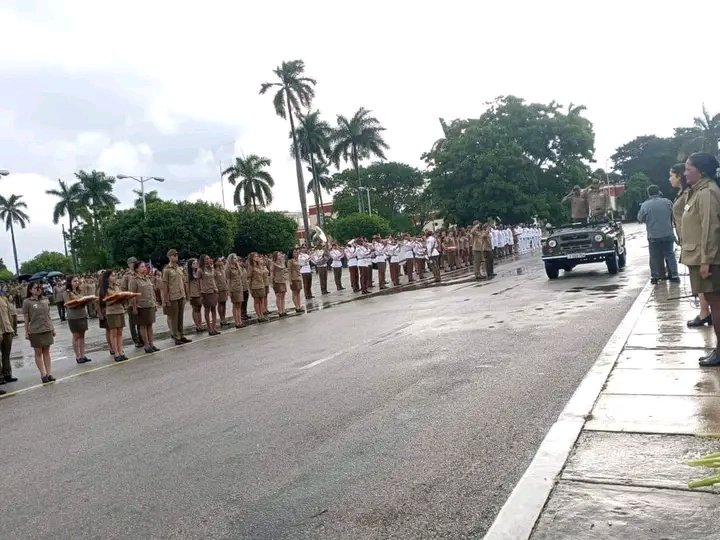 Hoy graduamos profesionales de la salud comprometidos con la #Revolución que hizo realidad sus sueños, fieles seguidores de las ideas de #FidelPorSiempre. Felicidades Compatriotas, la patria  os contempla orgullosa. <a href="/LogVanguardia/">Logística de Vanguardia</a> <a href="/ErnestoGles2021/">Ernesto Gonzales</a> <a href="/Ucimed_Cuba/">Jóvenes Por La Vida</a> <a href="/MinfarC/">Minfar_Cuba</a>