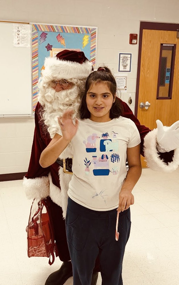 Thank you Santa and @NISDWarren and Mrs. Moncada for sending a friend to us. So much joy today 💜🎄🎅🏼@NISDConnally @NISDSpecialEd