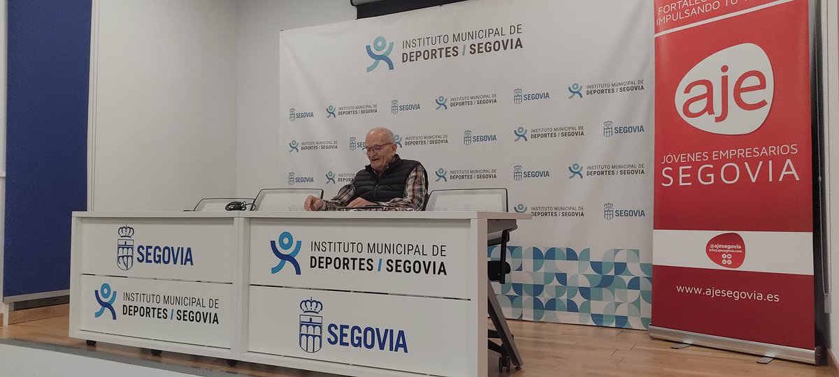 Dani Sacristán Gómez (@danielescgm) on Twitter photo Aprendiendo una jornada más sobre el mecenazgo deportivo de la mano de Jorge Carretero, Ex-Secretario de la Federación Española de Fútbol. ✍️🤝⚽️ #JonadasMecenazgoDeportivo
<a href="/imdsegovia/">IMD Segovia</a> <a href="/AJESegovia/">AJE Segovia</a> @segosala Aprendiendo una jornada más sobre el mecenazgo deportivo de la mano de Jorge Carretero, Ex-Secretario de la Federación Española de Fútbol. ✍️🤝⚽️ #JonadasMecenazgoDeportivo
<a href="/imdsegovia/">IMD Segovia</a> <a href="/AJESegovia/">AJE Segovia</a> @segosala