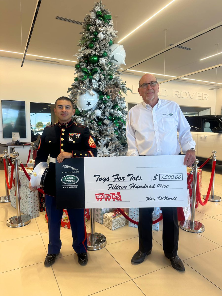 Today Findlay's Land Rover Las Vegas is supporting Toys for Tots. @ToysForTotsLV