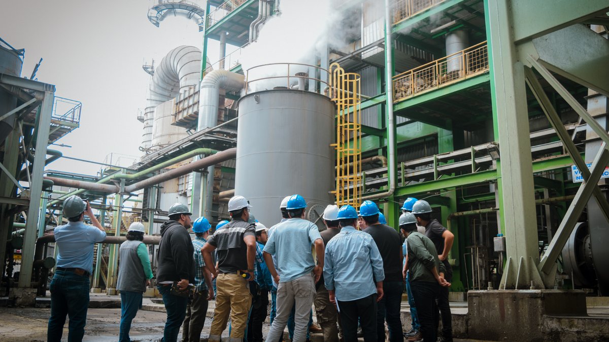 📍El pasado sábado 9 de diciembre, se llevó a cabo la visita técnica de la Maestría en Sistemas de Energía y la Maestría en Ciencias de la Ingeniería Mecánica a las instalaciones de Ingenio San Carlos como parte del programa académico🏭📚