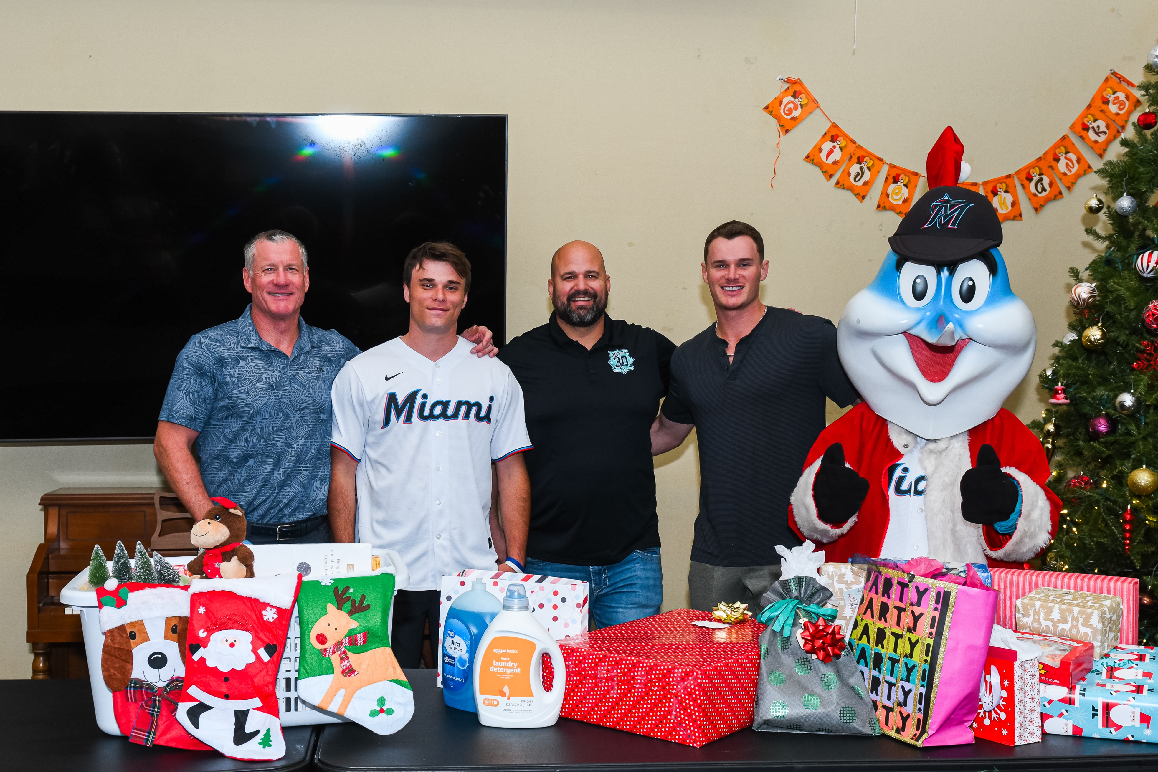 MLBPAA, Miami Marlins host Legends for Youth Clinic