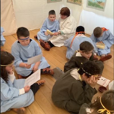 Year 5 had an amazing day at the Roman Classroom Experience hosted by @oxfordclassics - a fun and educational day learning as the Romans did!