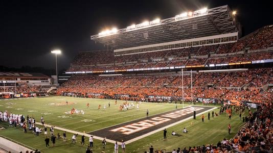 After a great talk with @KyleDeVan68 I am excited to announce I have received an offer from Oregon state! #gobeavs #thankful @CoachMeifu @Coach_Matthews_ @Coach_JTGreenO @JakeCookus @BeaverFootball