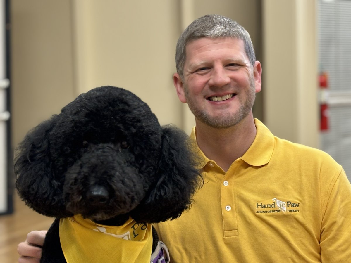 Put your paws together for new Tuscaloosa Therapy Team, Drew and Aster! Drew has worked hard to train Aster and is ready to make a positive impact in a way that is not only fun, but also enriching! We couldn't be happier to have them on the team!#handinpaw #volunteerspotlight