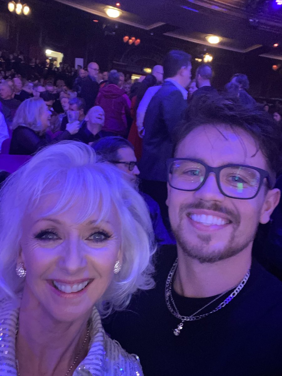 Debbie McGee 💃🏼 (@thedebbiemcgee) on Twitter photo 2023-12-13 19:39:11