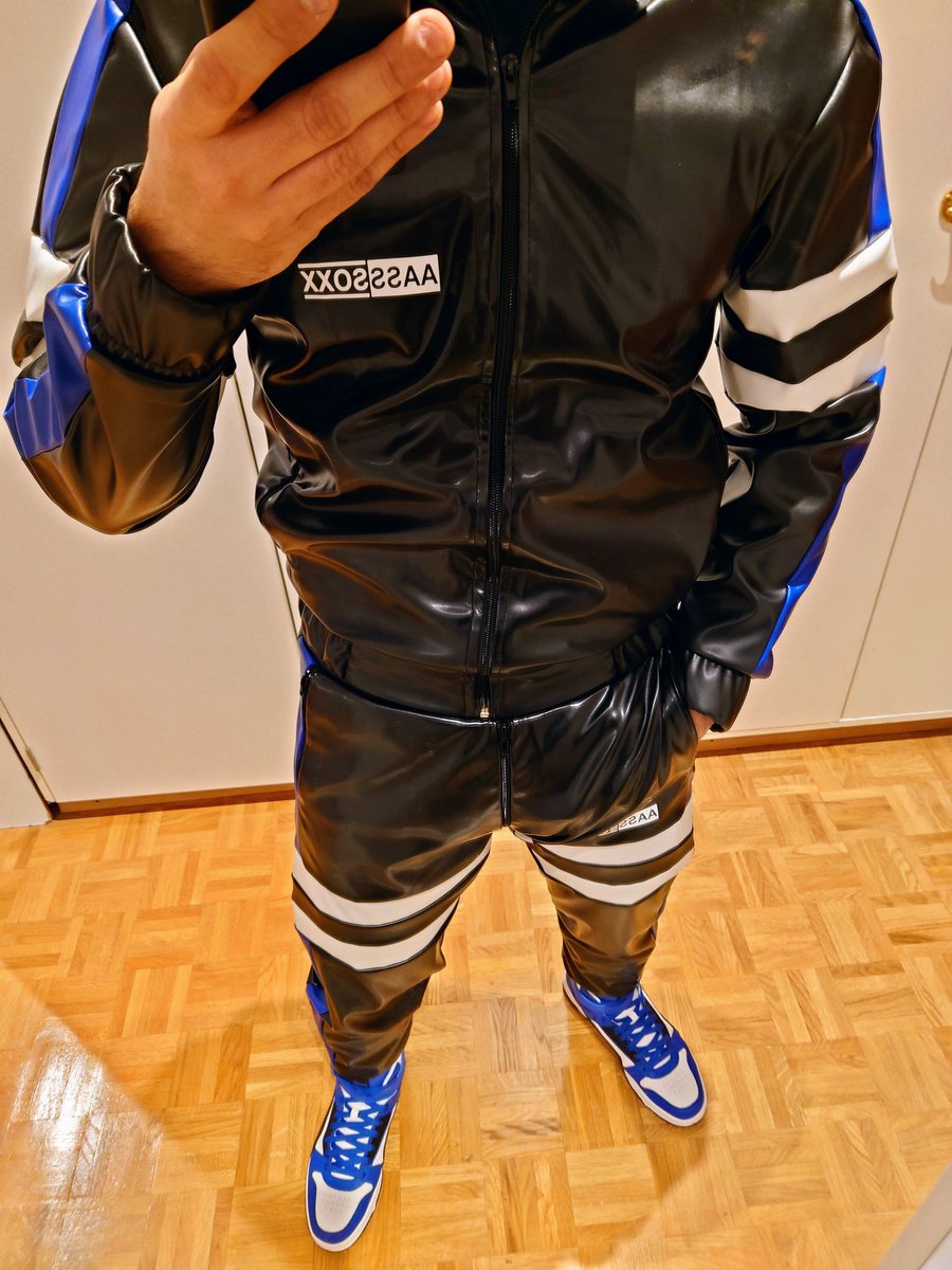 RbbrCH's tweet photo. Finally got my @aasssoxx_pl trackies delivered 🤩 
Love how they match the shoes.

#tracksuit #pvc #fetish #twink #scally #survet https://t.co/lRpcXoJVx4