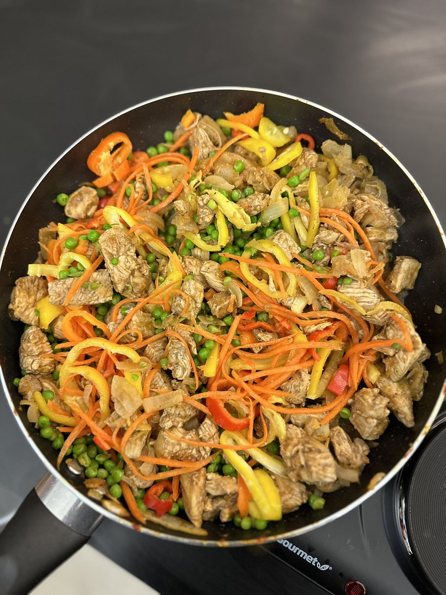 Spicing up the school with Chicken Chow Mein! Thank you to everyone who joined our cooking club as we stir-fried our way to deliciousness with the guidance of the talented Ms. Mayers ⏲️