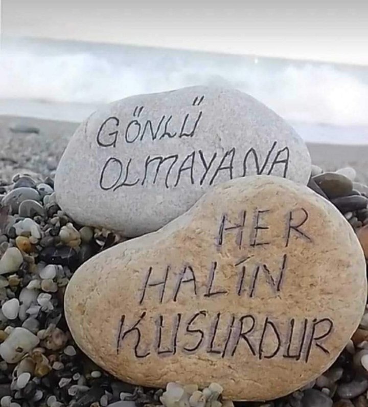 10 tane 1 lira 10 lira eder,
2 tane 5 lira'da 10 lira eder.. Beni kim sevmiş kim sevmemiş umurumda değil, 
Dostlarımı azalttım birde baktım, düşmanlarım ve dertlerimde azalmış..   Çok değil az ama kaliteli dostlarınız olsunnn... Anlayana...