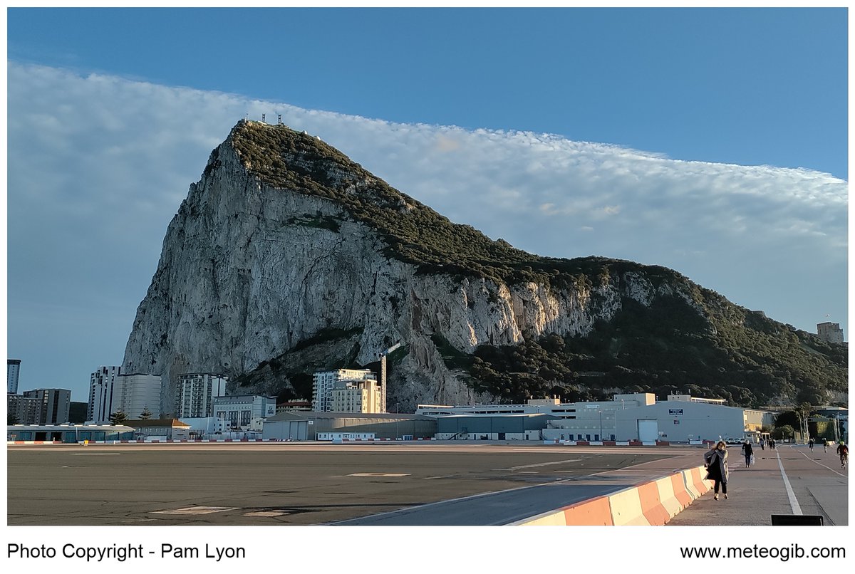 #Gibraltar - 13/12 - this evening as the last of the cloud made it's way across the Rock - pic with thanks to MeteoGib follower Pam Lyon.