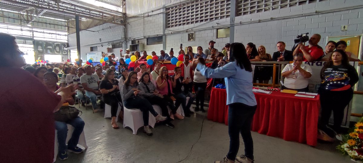 La gobernadora @SoyKarinaCarpio aplaudió el esfuerzo realizado por trabajadores y trabajadoras, en virtud de alcanzar un nuevo logro que contribuye al desarrollo profesional y personal. #SomosLoAfirmativo #13Dic