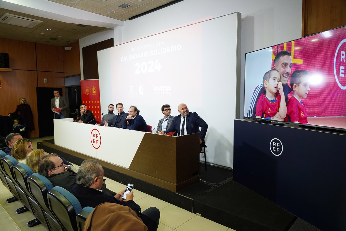🆕 (AMPLIACIÓN) Los internacionales de ayer y hoy de la <a href="/SEFutbol/">Selección Española Masculina de Fútbol</a>, unidos por  el Calendario Solidario 2024 de #LeyendasEspaña y <a href="/AutismoLovaas/">Lovaas Foundation</a>, con <a href="/DaniCarvajal92/">Dani Carvajal Ramos</a> y <a href="/JoseluMato9/">Joselu Mato</a> como padrinos en la presentación en la <a href="/rfef/">RFEF</a>. 🔝

leyendasespana.com/web/los-intern…

#SomosEspaña