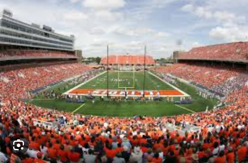 Blessed to receive an offer from the University of Illinois <a href="/CharlieBullen/">Charlie Bullen</a> #Illinois