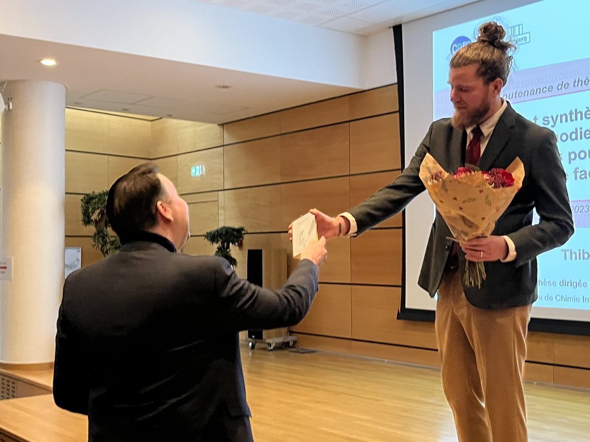 Lab. of Chemistry of Informational Macromolecules (@labolutz) on Twitter photo Congratulations Dr. Thibault Schutz on conquering your PhD defense! Three remarkable years in the lab lead to this success. 🎓👏 Thanks to the jury members, family, and colleagues for their support. Best wishes for a brilliant future! <a href="/SchutzThibault/">Thibault Schutz</a> #PhDSuccess #PhDinChemistry Congratulations Dr. Thibault Schutz on conquering your PhD defense! Three remarkable years in the lab lead to this success. 🎓👏 Thanks to the jury members, family, and colleagues for their support. Best wishes for a brilliant future! <a href="/SchutzThibault/">Thibault Schutz</a> #PhDSuccess #PhDinChemistry