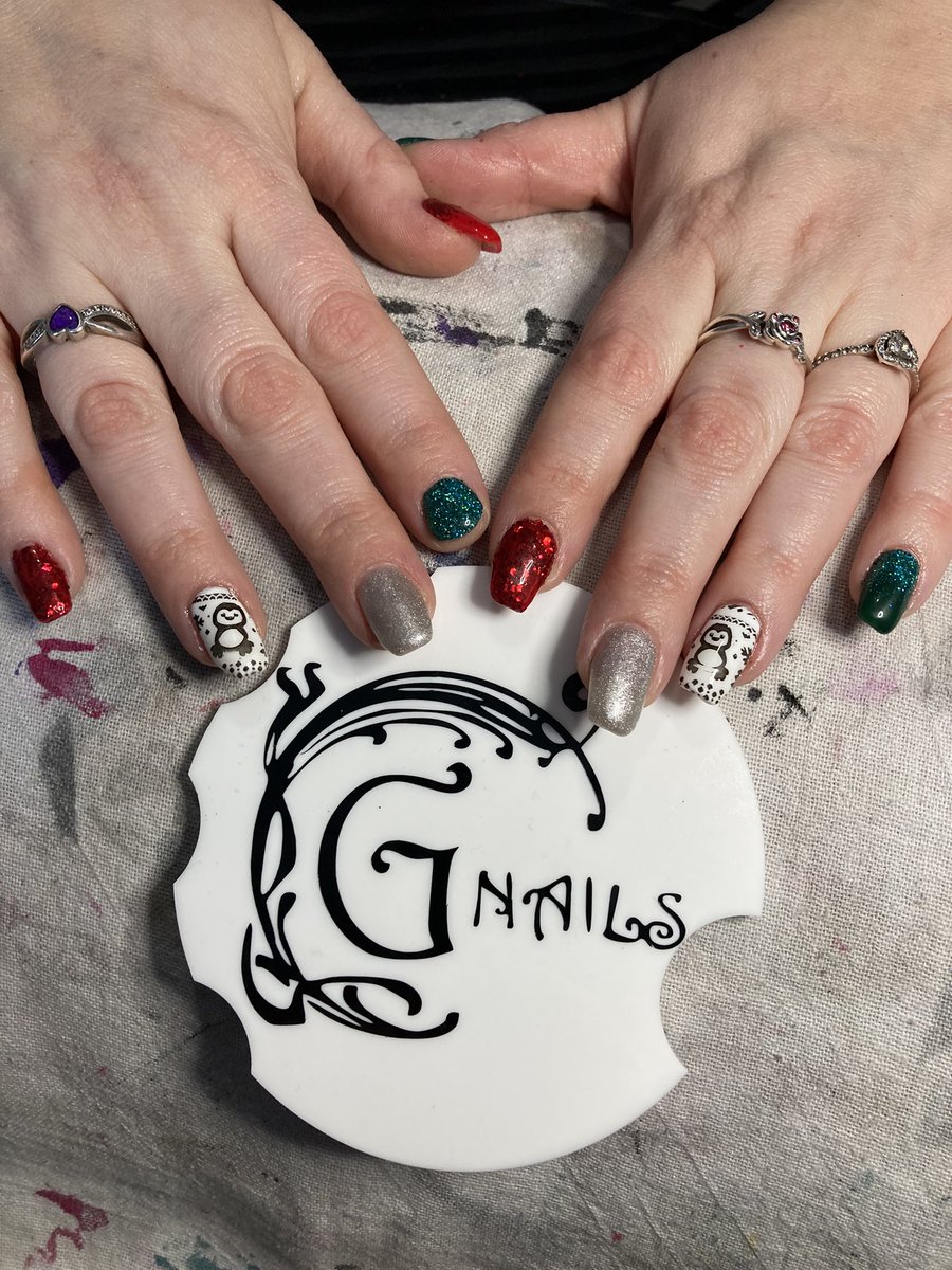 Red & Green Penguin Christmas Nails! ♥️🐧💚
.
.
#GNails #Red #Green #Sparkle #Silver #NailArt #Penguin #Nails #Christmas #ChristmasNails #Stamping #NailStamping #FunNails #HolidayNails #Christmas2023 #Bainford #Falkirk #FalkirkNails #GNiche